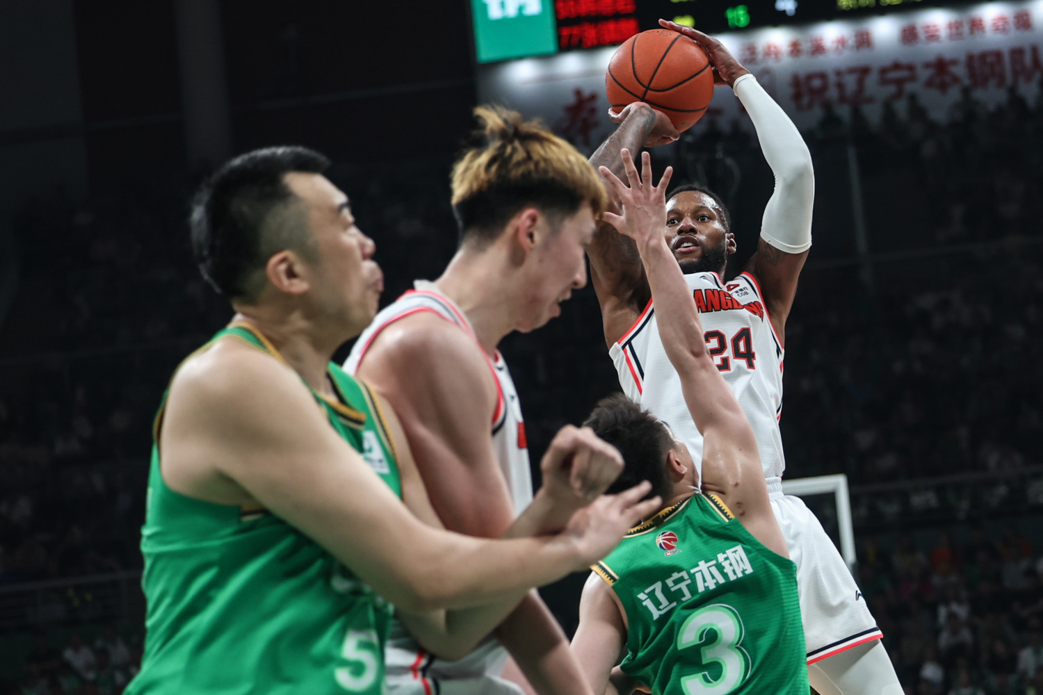 沈阳男篮后卫受伤，球队备战受挫